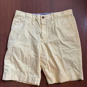 TOMMY HILFIGER SOLID YELLOW SHORTS